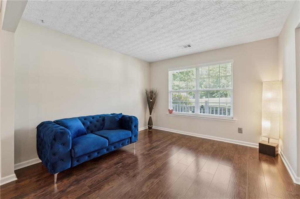 27 Waterbury Way Property Photo 4