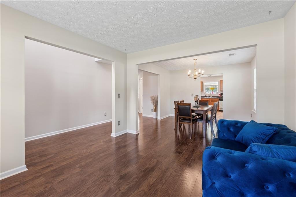 27 Waterbury Way Property Photo 5