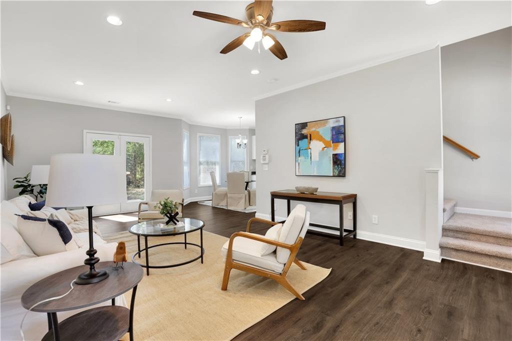 2431 Woodside Way Property Photo 3