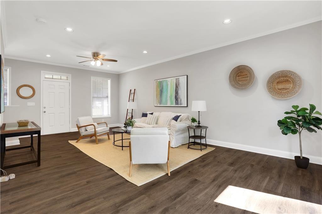 2431 Woodside Way Property Photo 4