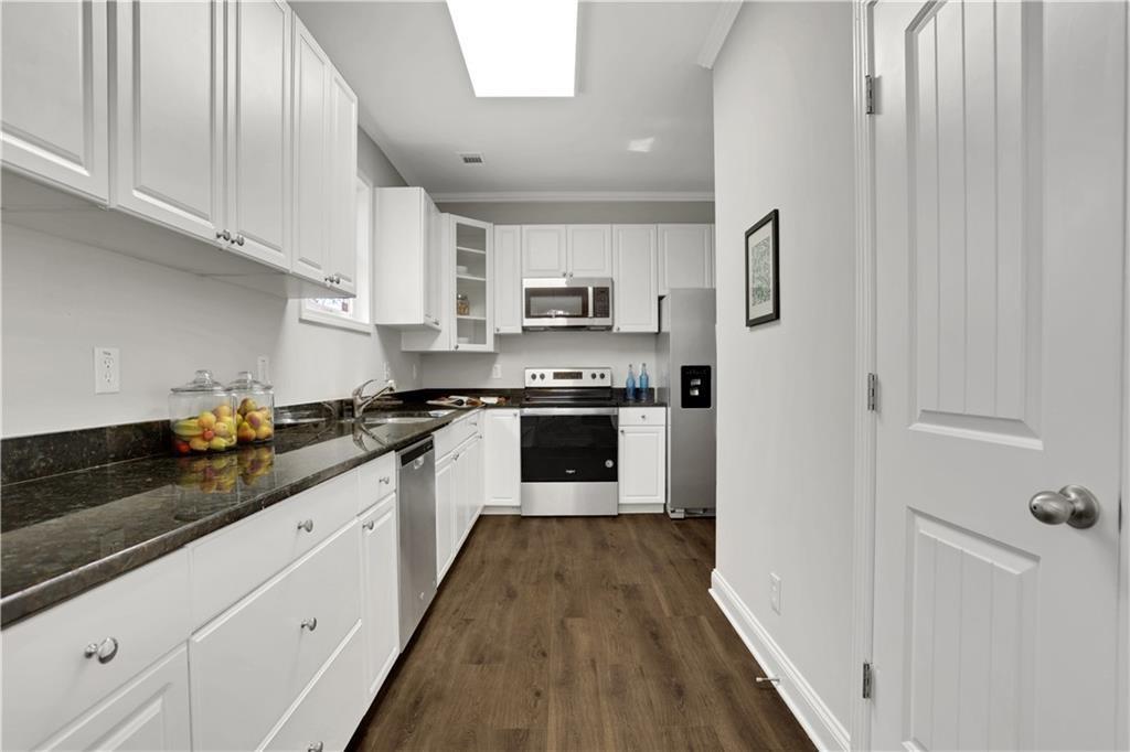 2431 Woodside Way Property Photo 10