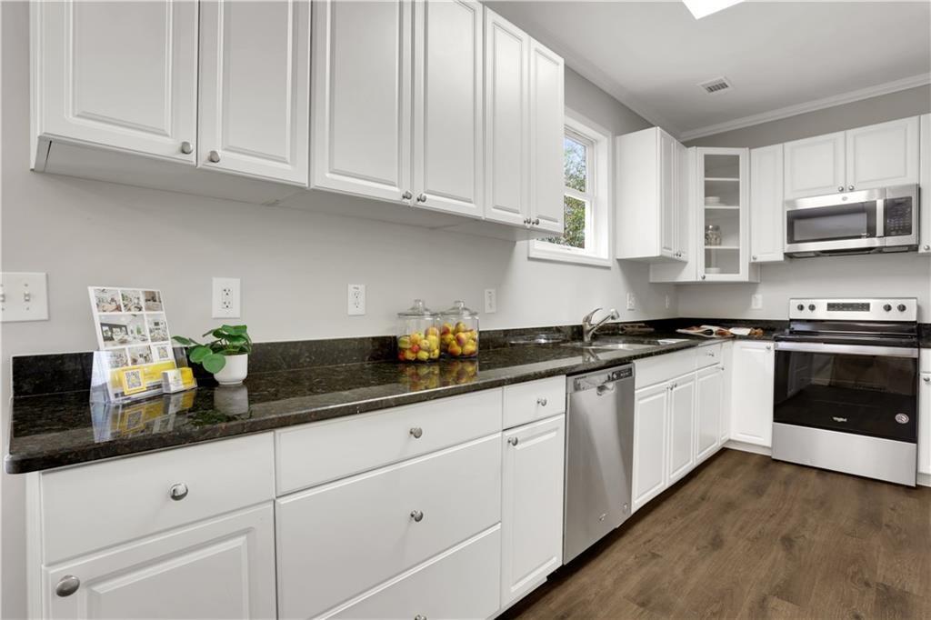 2431 Woodside Way Property Photo 11