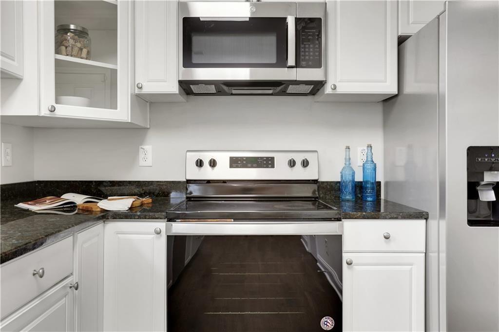 2431 Woodside Way Property Photo 12