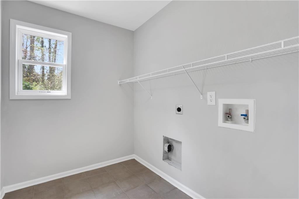 2431 Woodside Way Property Photo 31