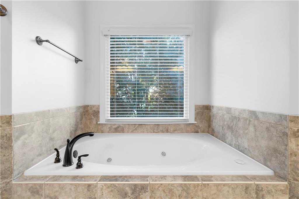 210 Misty Grove Drive Property Photo 27