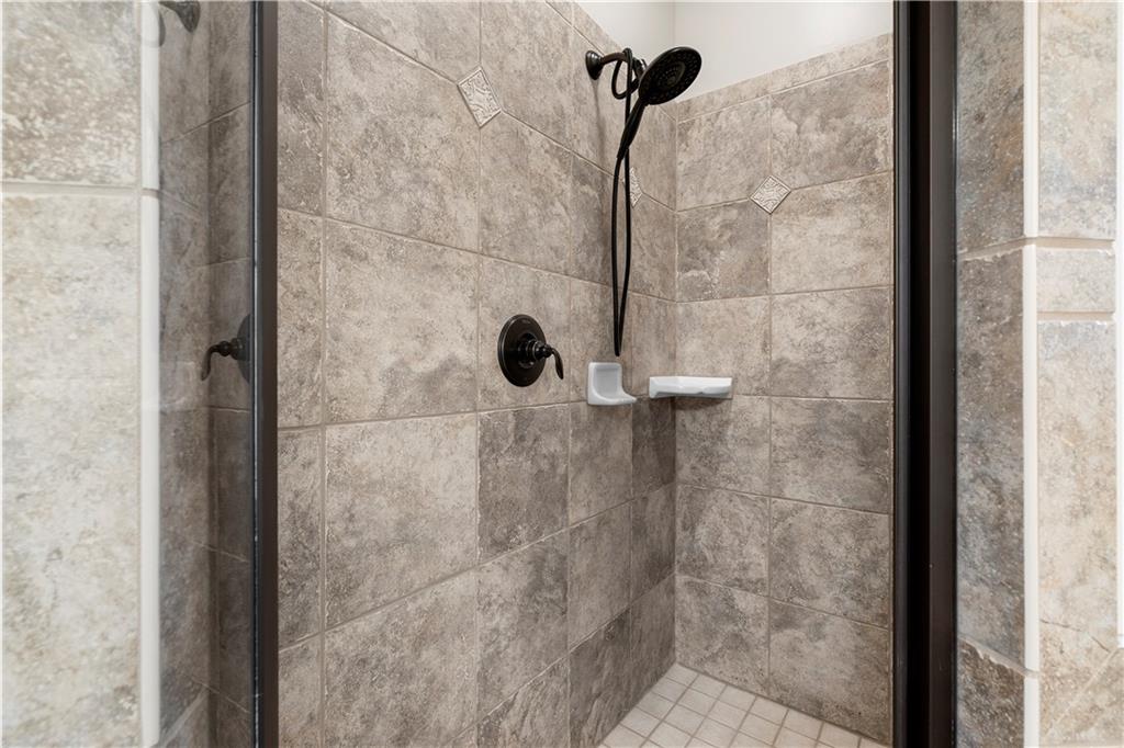 210 Misty Grove Drive Property Photo 28