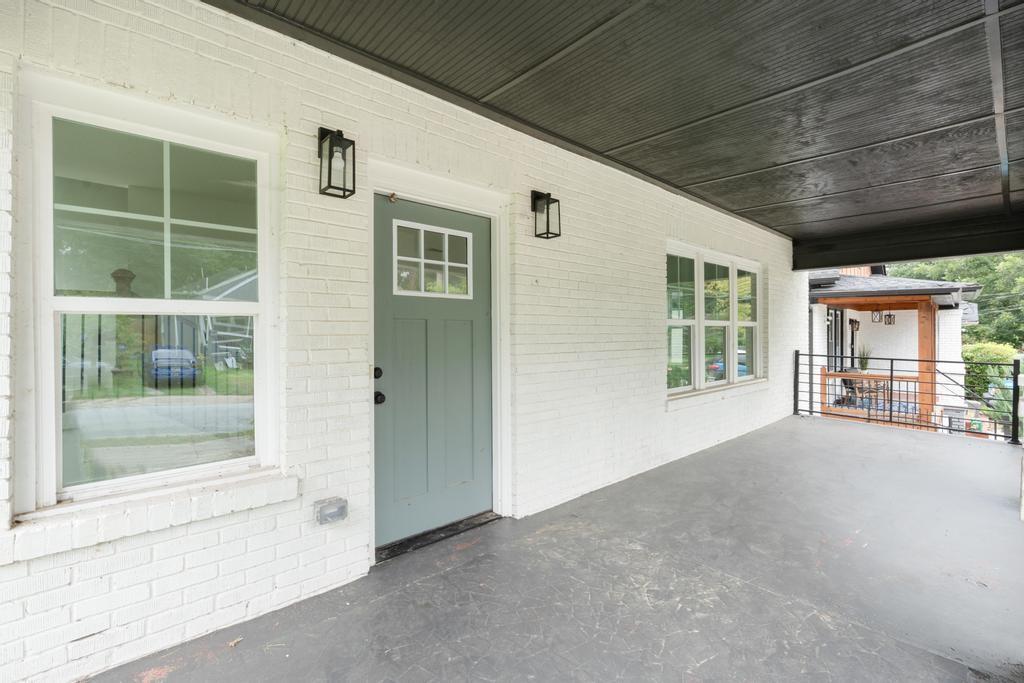 1046 Mayson Turner Road Nw Property Photo 3