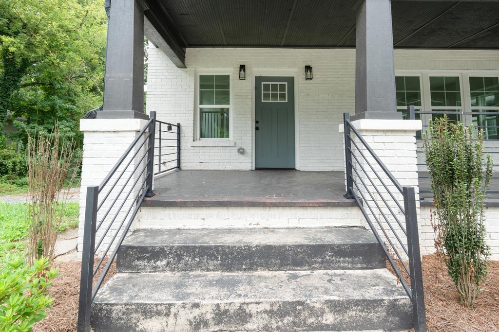 1046 Mayson Turner Road Nw Property Photo 4