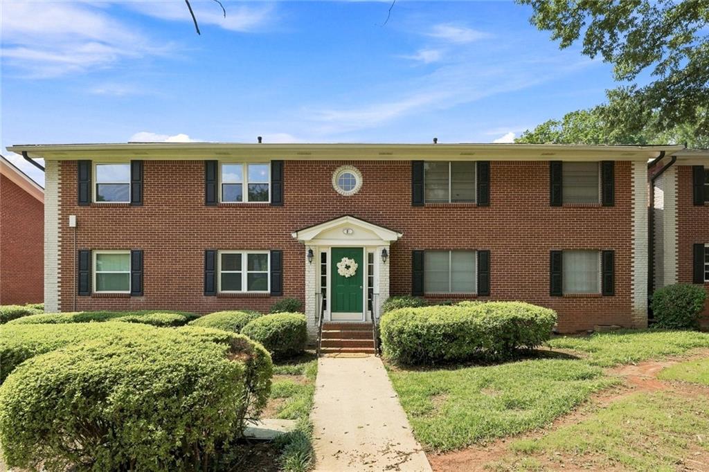 4282 Roswell Road NE Unit E2 Property Photo 1