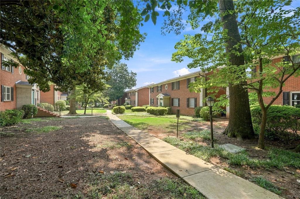 4282 Roswell Road Ne Unit E2 Property Photo 4