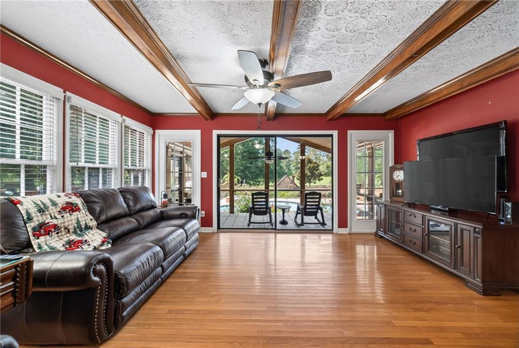 186 Kingston Road Property Photo 10