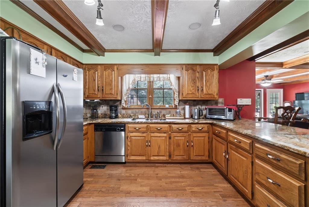 186 Kingston Road Property Photo 14