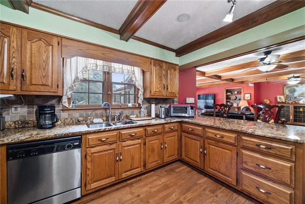 186 Kingston Road Property Photo 15