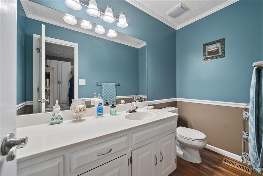 186 Kingston Road Property Photo 22