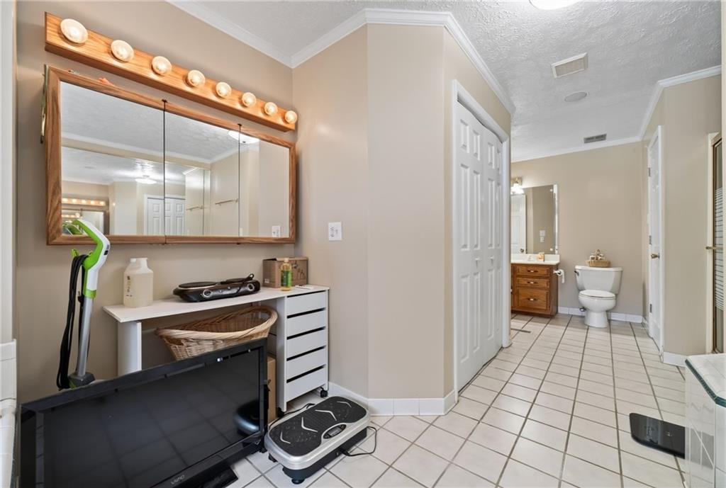 186 Kingston Road Property Photo 41