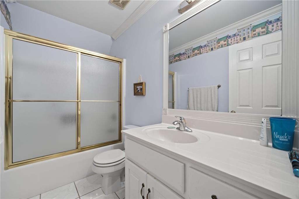 186 Kingston Road Property Photo 48