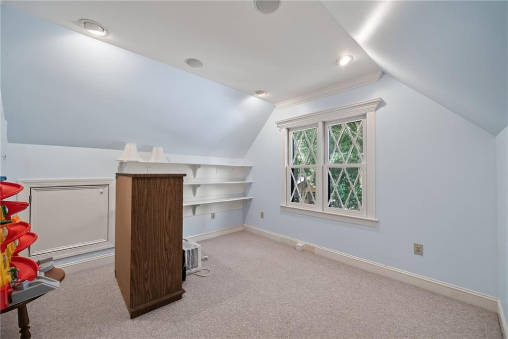 186 Kingston Road Property Photo 49