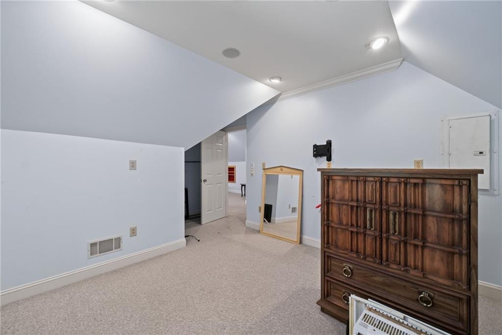 186 Kingston Road Property Photo 50