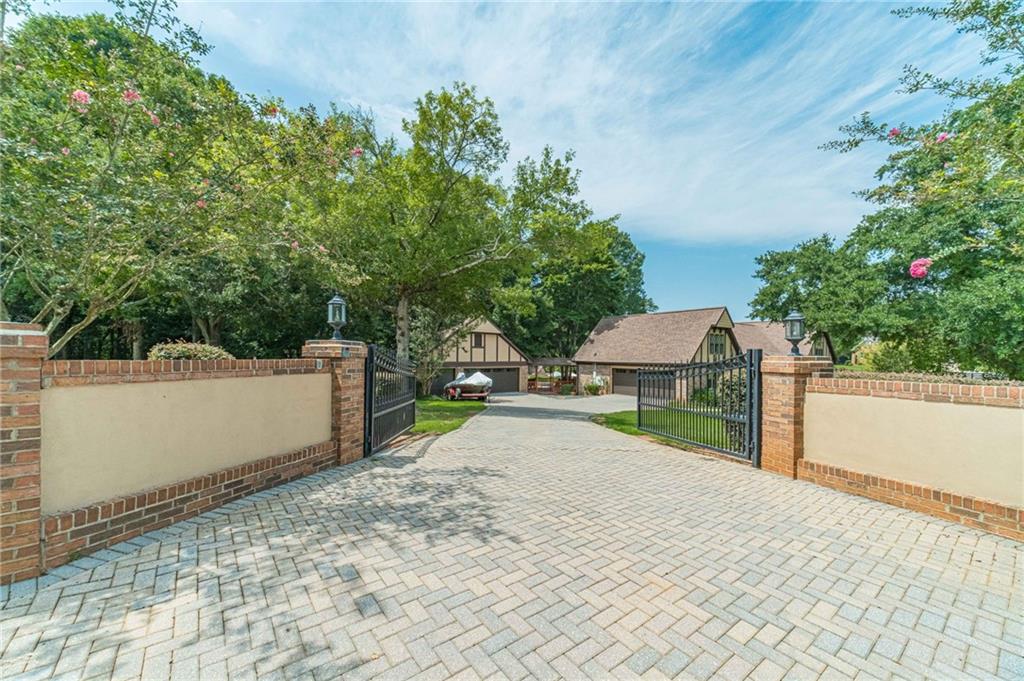 186 Kingston Road Property Photo 81
