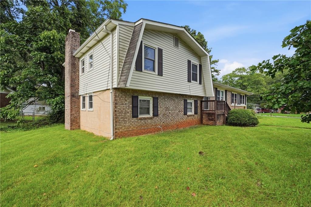 305 Mercer Drive Property Photo 3