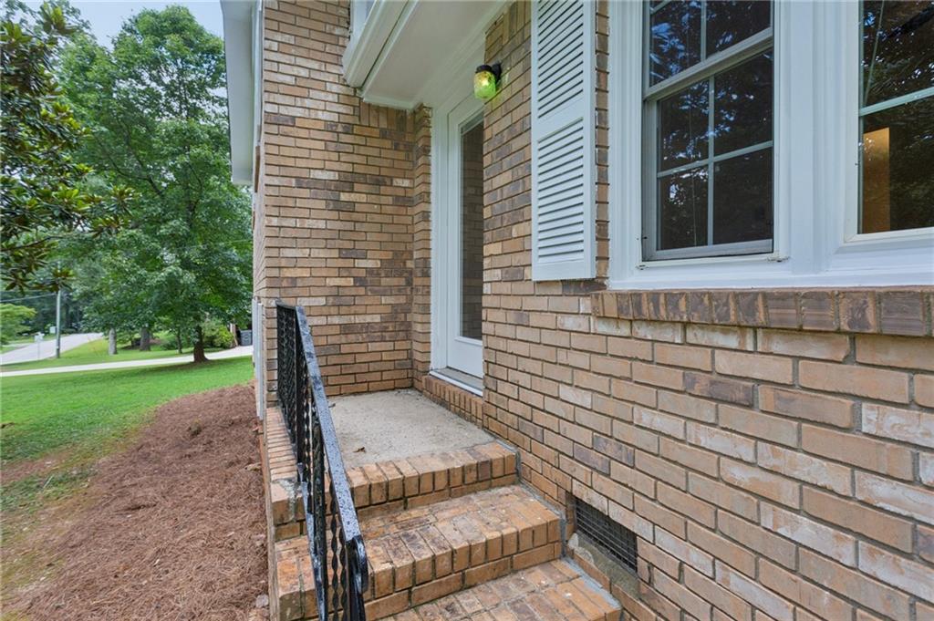 4165 Westview Street Property Photo 2