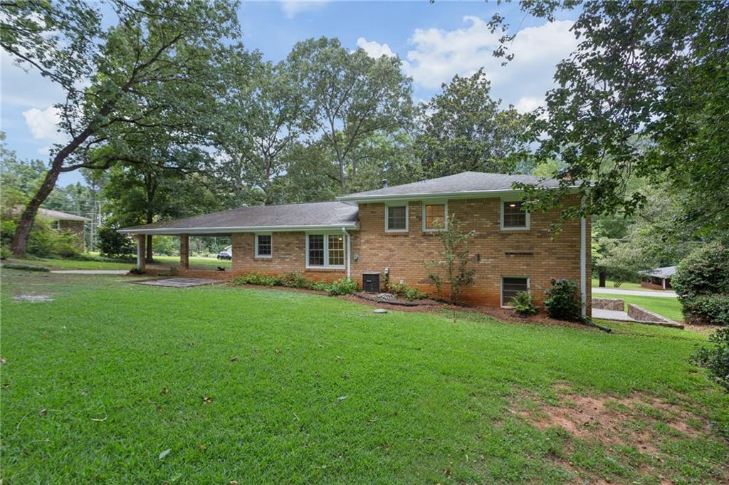 4165 Westview Street Property Photo 4