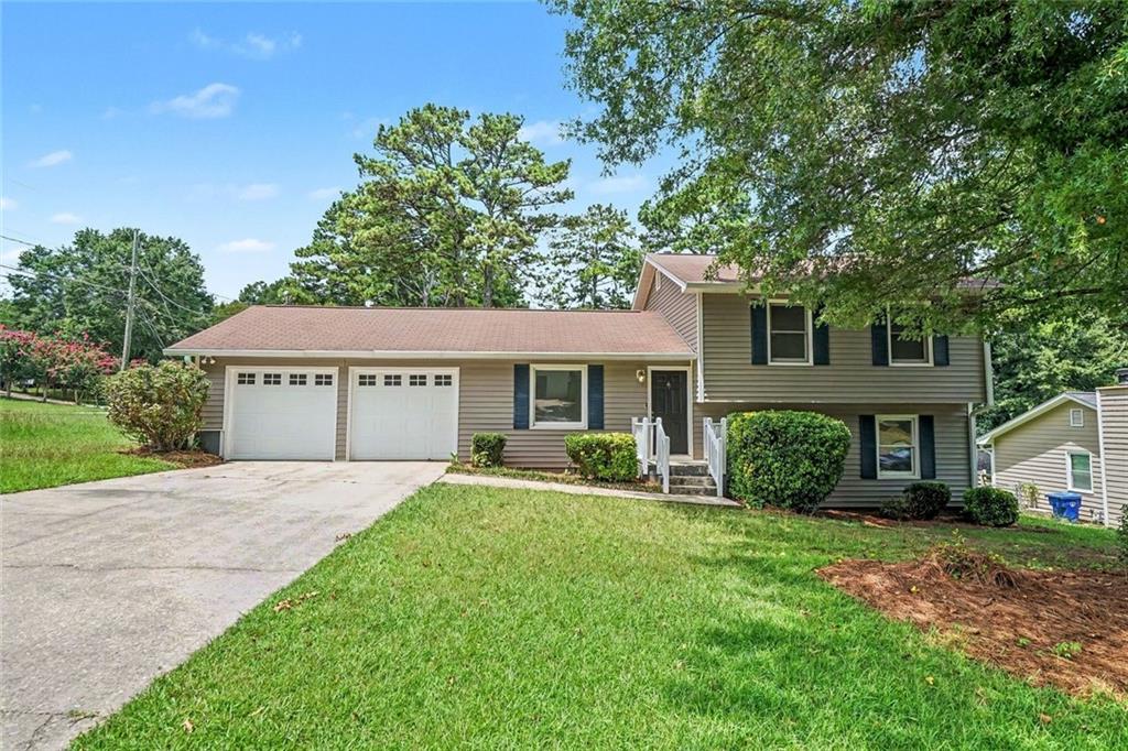 220 Summer Pond Trail Property Photo 1