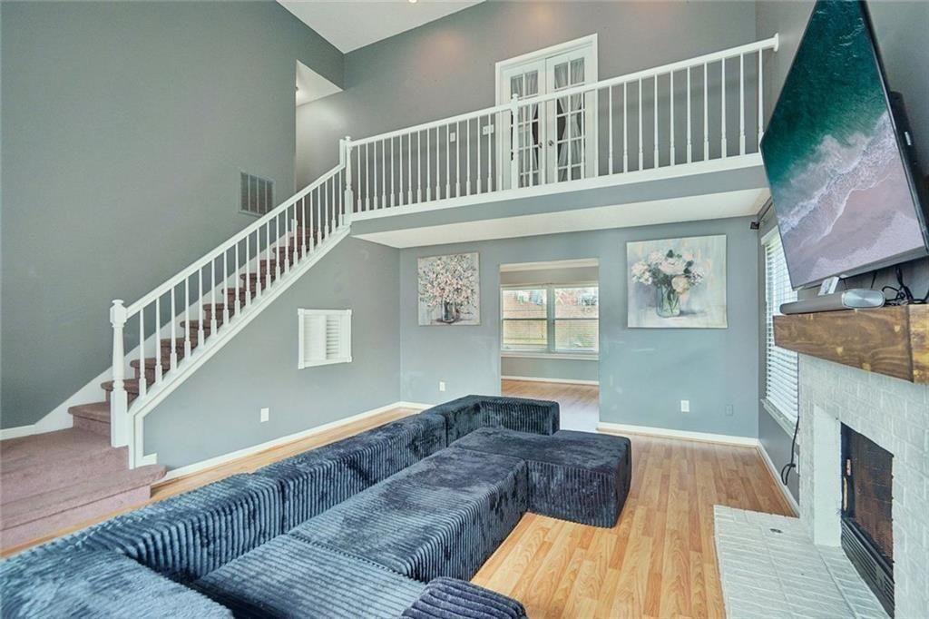 2100 Green Tree Court Property Photo 6