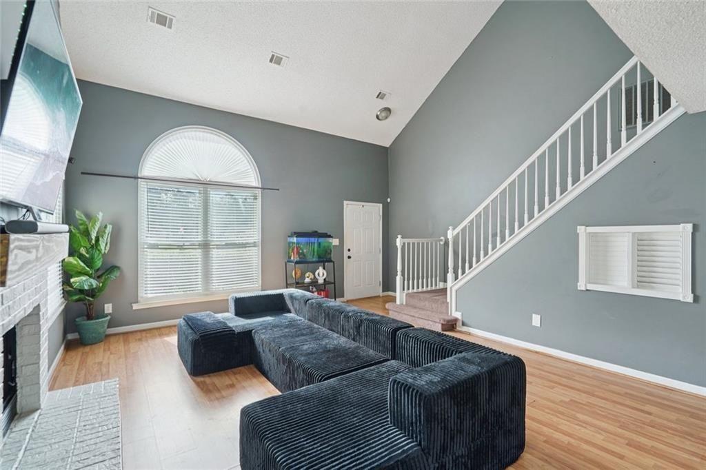 2100 Green Tree Court Property Photo 7