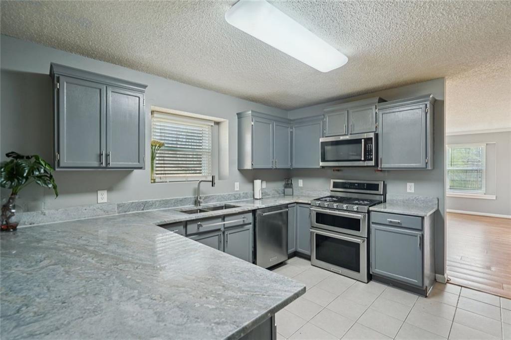 2100 Green Tree Court Property Photo 8