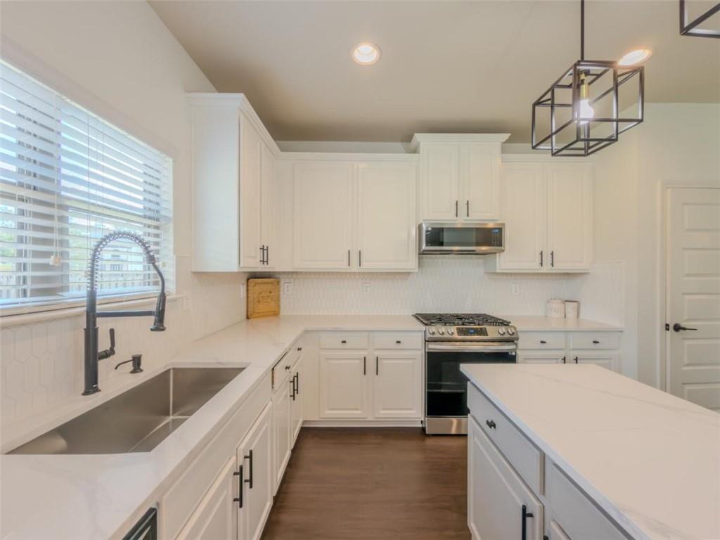 45 Streamside Drive Property Photo 3