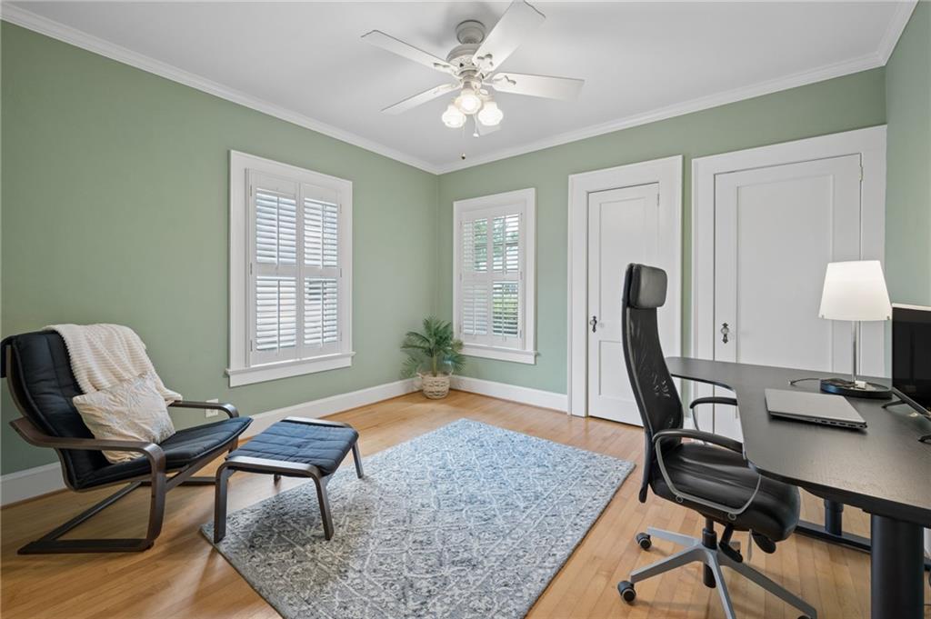 211 Greenwood Circle Property Photo 8