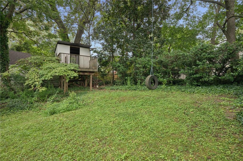 211 Greenwood Circle Property Photo 19