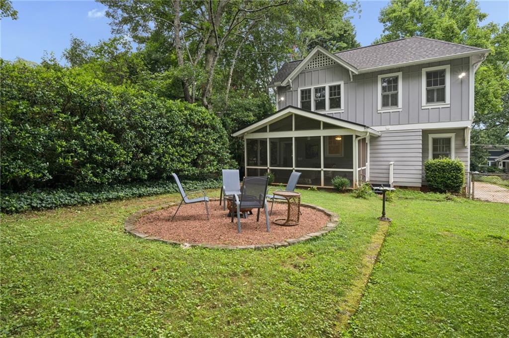 211 Greenwood Circle Property Photo 20