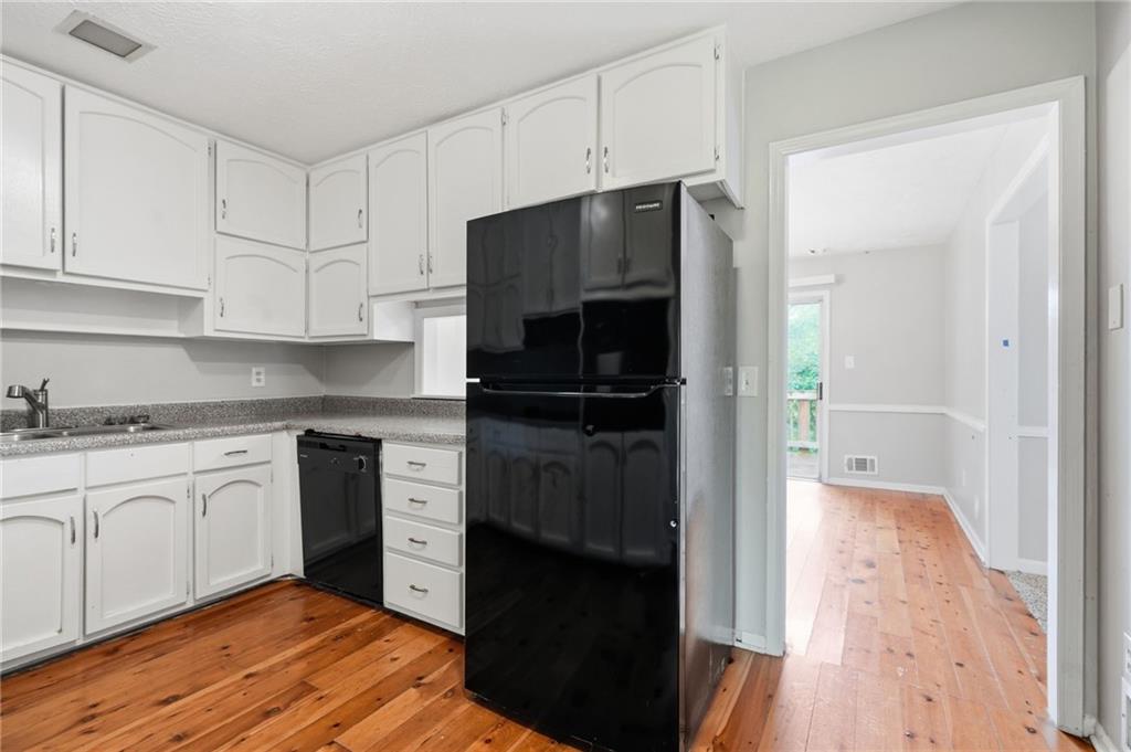 1384 Huntsmen Glen Property Photo 14