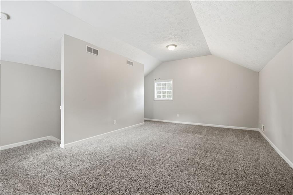 1384 Huntsmen Glen Property Photo 24