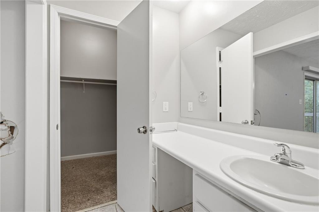 1384 Huntsmen Glen Property Photo 29