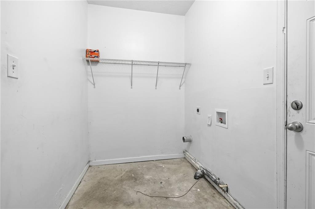 1384 Huntsmen Glen Property Photo 31
