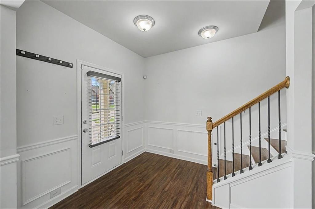 115 Silver Trace Property Photo 8