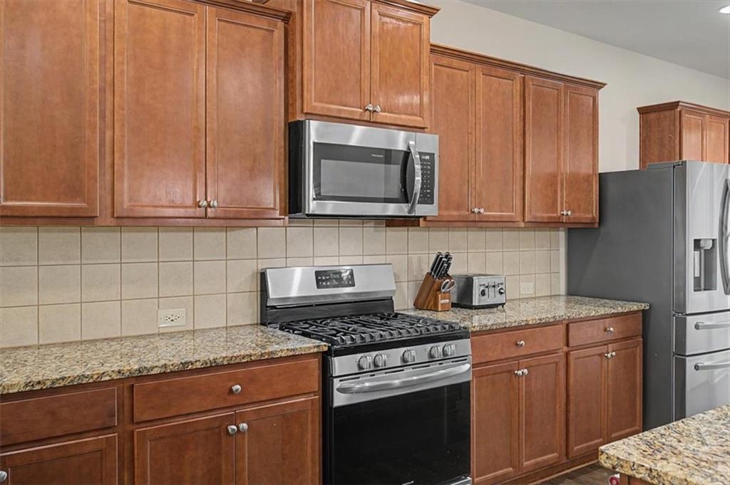 115 Silver Trace Property Photo 13