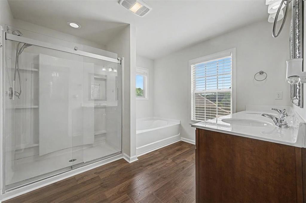 115 Silver Trace Property Photo 36