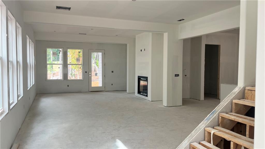 436 Edgewater Chase Property Photo 3