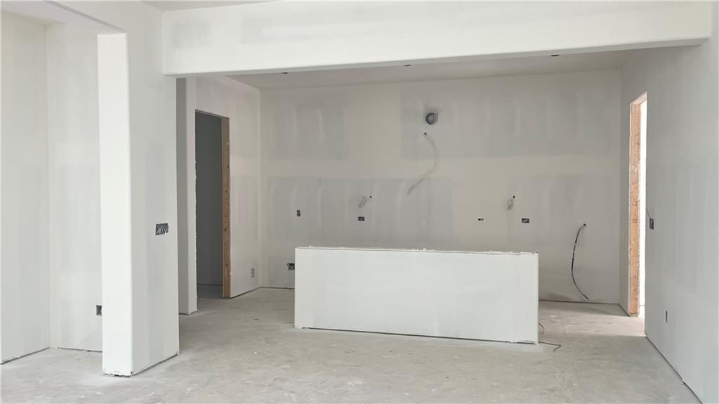 436 Edgewater Chase Property Photo 7