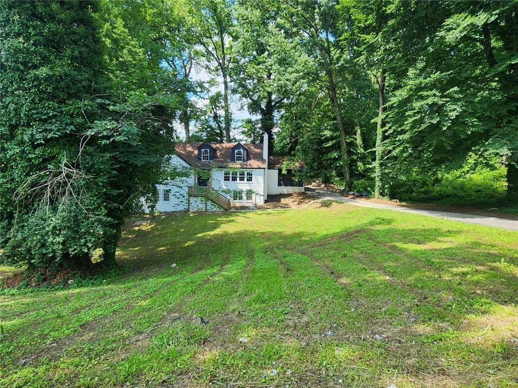 1511 Joseph E Boone Nw Boulevard Nw Property Photo 3