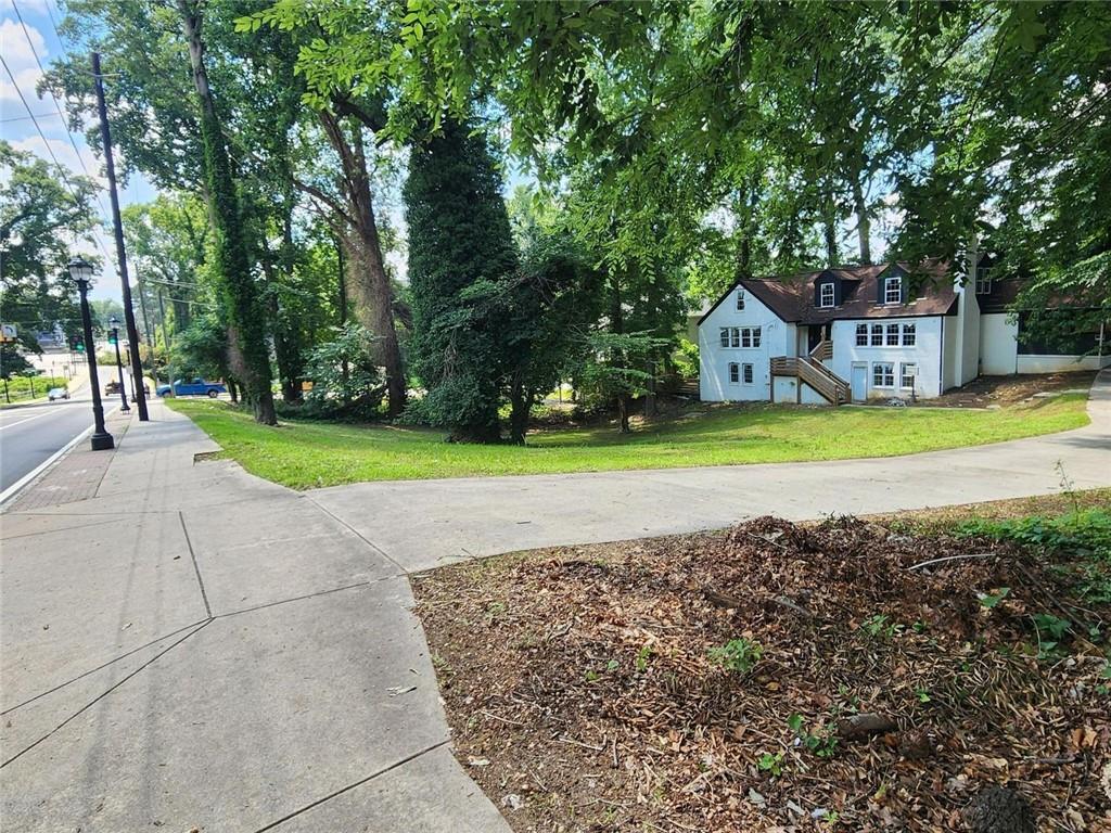 1511 Joseph E Boone Nw Boulevard Nw Property Photo 4