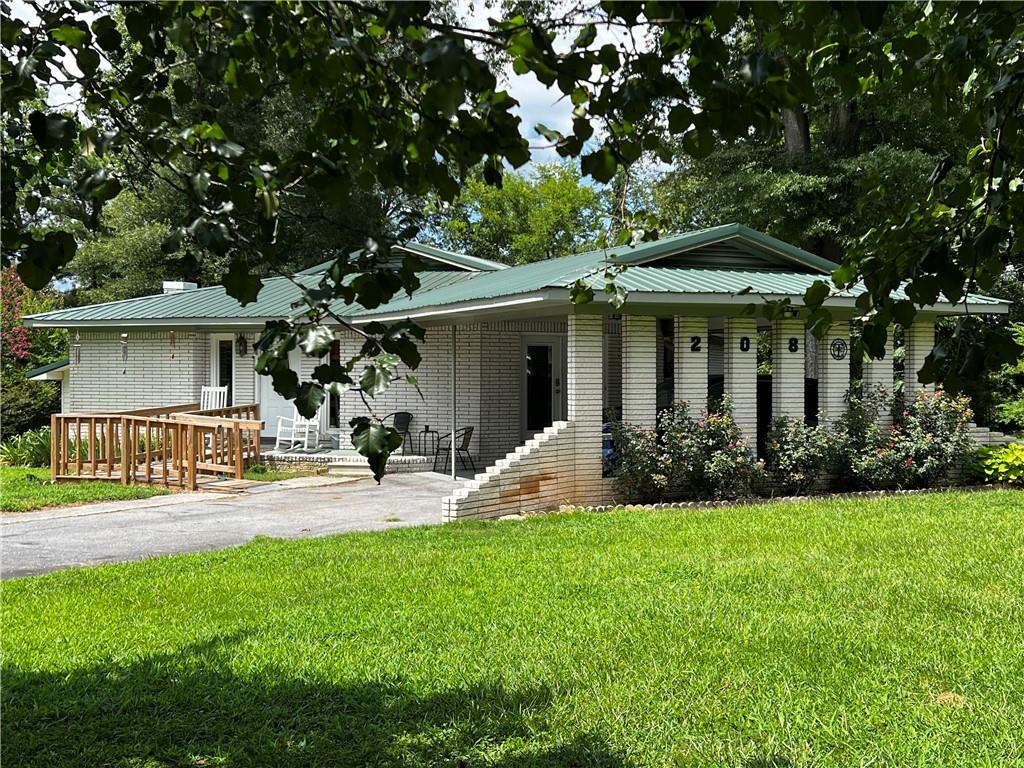208 Kentucky Drive Ne Property Photo 1