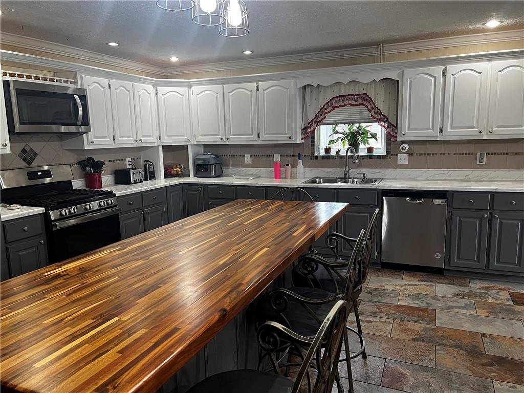 208 Kentucky Drive Ne Property Photo 4