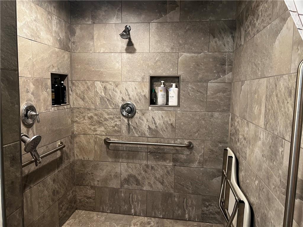 208 Kentucky Drive Ne Property Photo 13