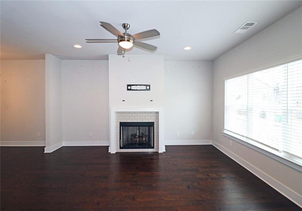 2163 Wiggins Walk Property Photo 4
