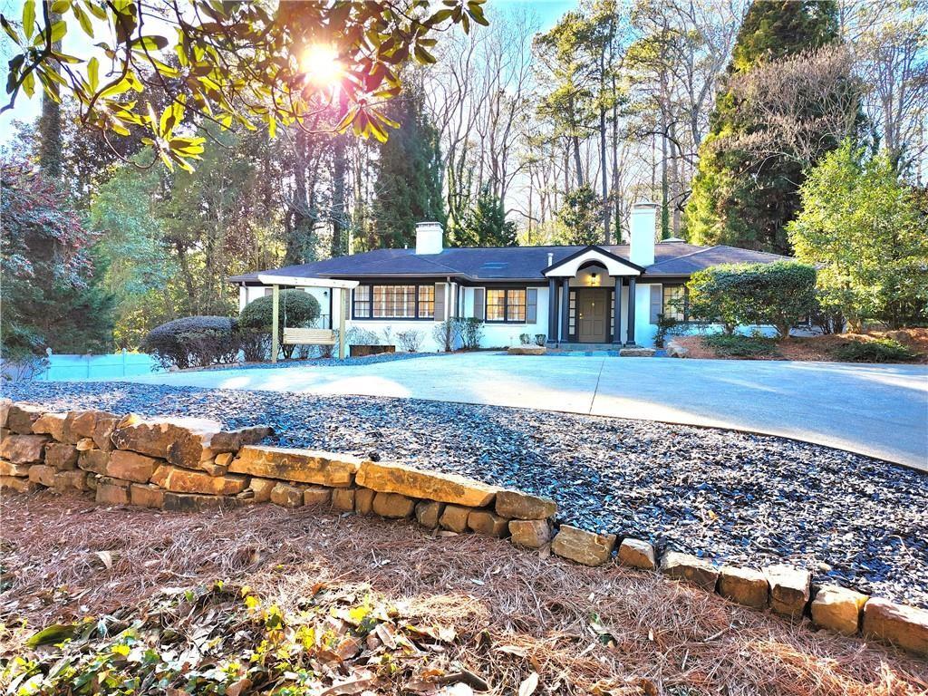 4044 Northside Drive Property Photo 5
